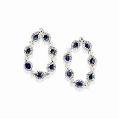 Orecchini in oro bianco 18k con zaffiri e diamanti