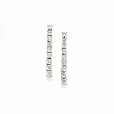 Orecchini in oro bianco 18k con diamanti taglio brillante