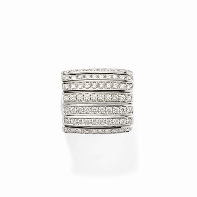 Anello in oro bianco 18k con diamanti
