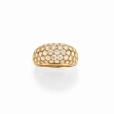 Anello in oro giallo 18k con diamanti, ct 2,20 circa