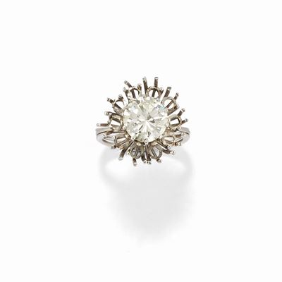 Anello con diamante, oro bianco 18k, ct 2,30
