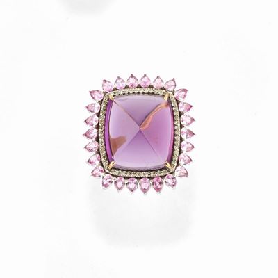 Anello con ametista taglio piramide, oro giallo 14k e argento