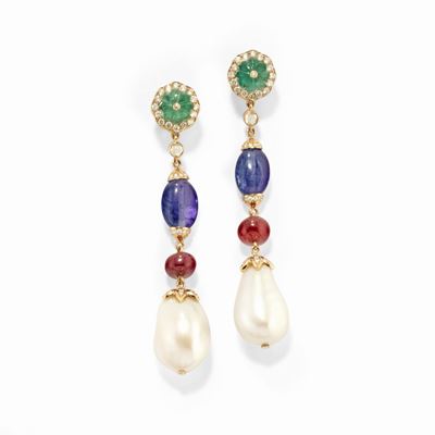 Orecchini in oro giallo 18k con smeraldo, tanzanite, rubini e perla coltivata