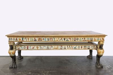 Grande Tavolo da Centro 'retour D' Egypte' in Legno Intagliato, Laccato in Policromia. Italia, Pr...