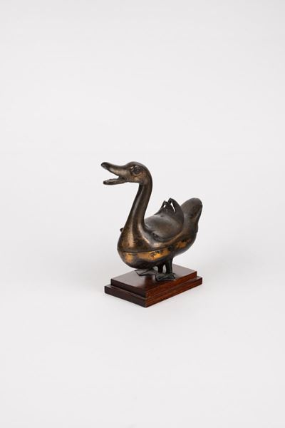 Scatola in bronzo dorato a forma di anatra, Cina, XVIII secolo
