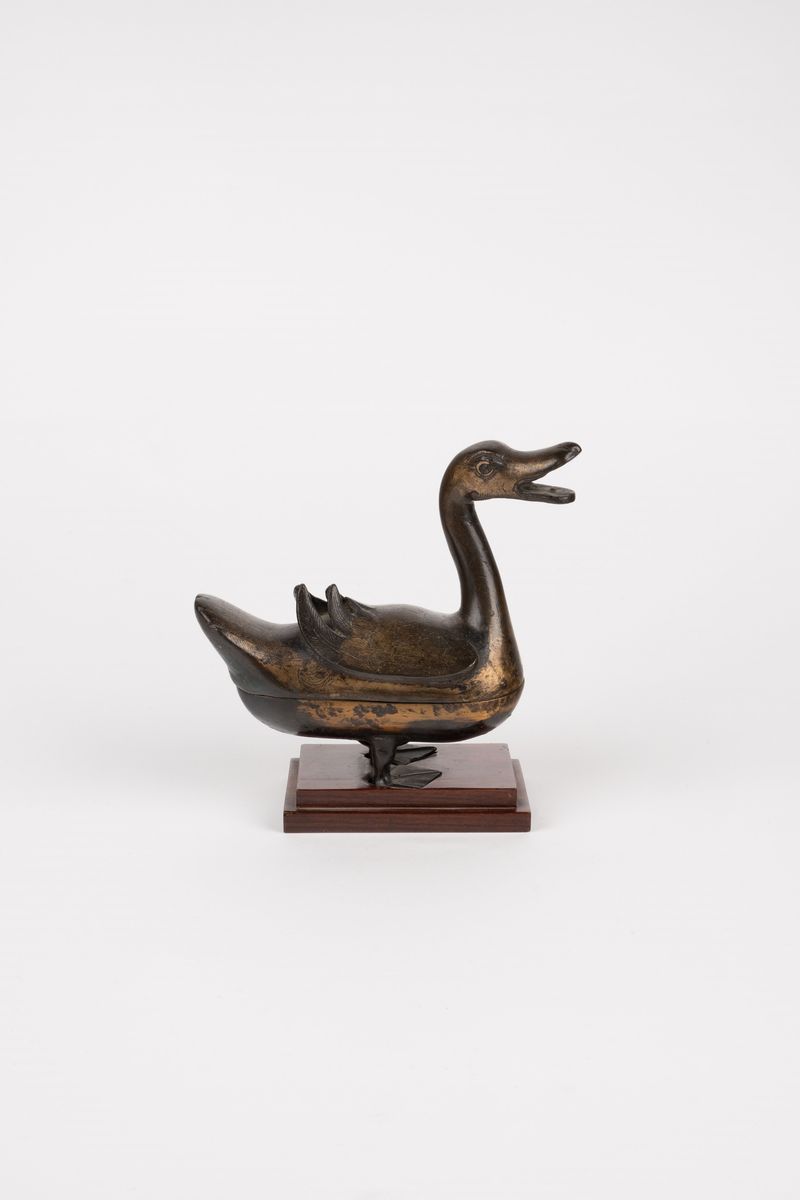 Scatola in bronzo dorato a forma di anatra, Cina, XVIII secolo