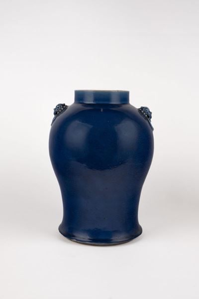 Vaso biansato in porcellana blu, Cina, fine secolo XIX