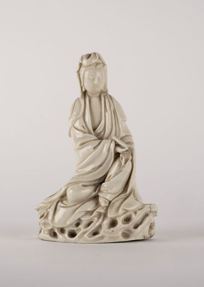 Scultura in porcellana bianca di Guanyin, Cina, XVII secolo