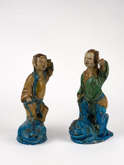Coppia di sculture in ceramica policroma, Cina, XIX secolo