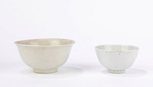 Due ciotoline in porcellana bianca. Cina, secolo XIX