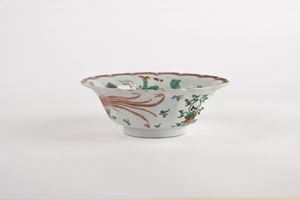 A Famille Verte lobed bowl. China, 19th c.
