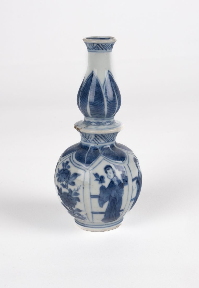 Vaso a doppia zucca in porcellana bianca e blu, Cina, periodo Kangxi (1661-1722)