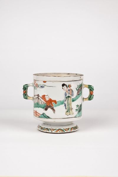 Cina, Coppa biansata in porcellana Famiglia Verde, periodo Kangxi (1661-1722)