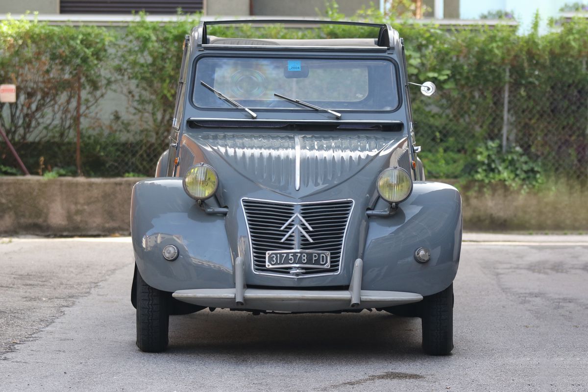 Citroën 2CV AZ (Citroën)