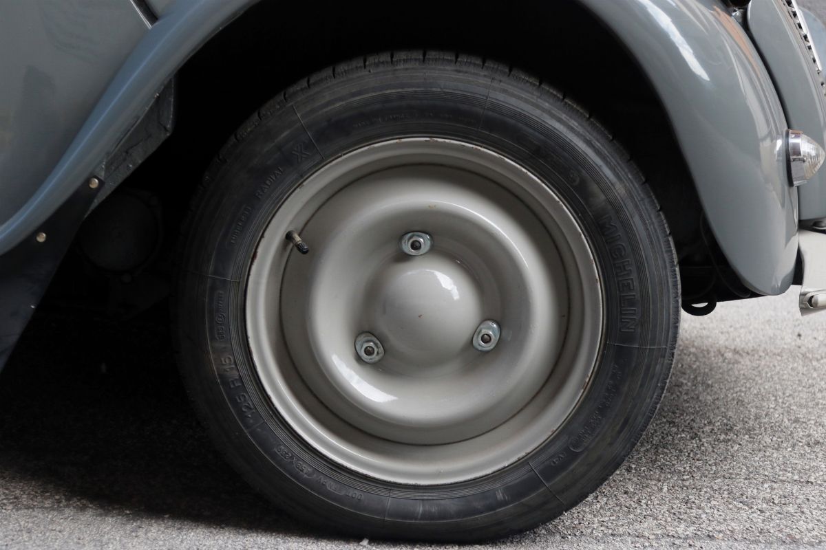 Citroën 2CV AZ (Citroën)