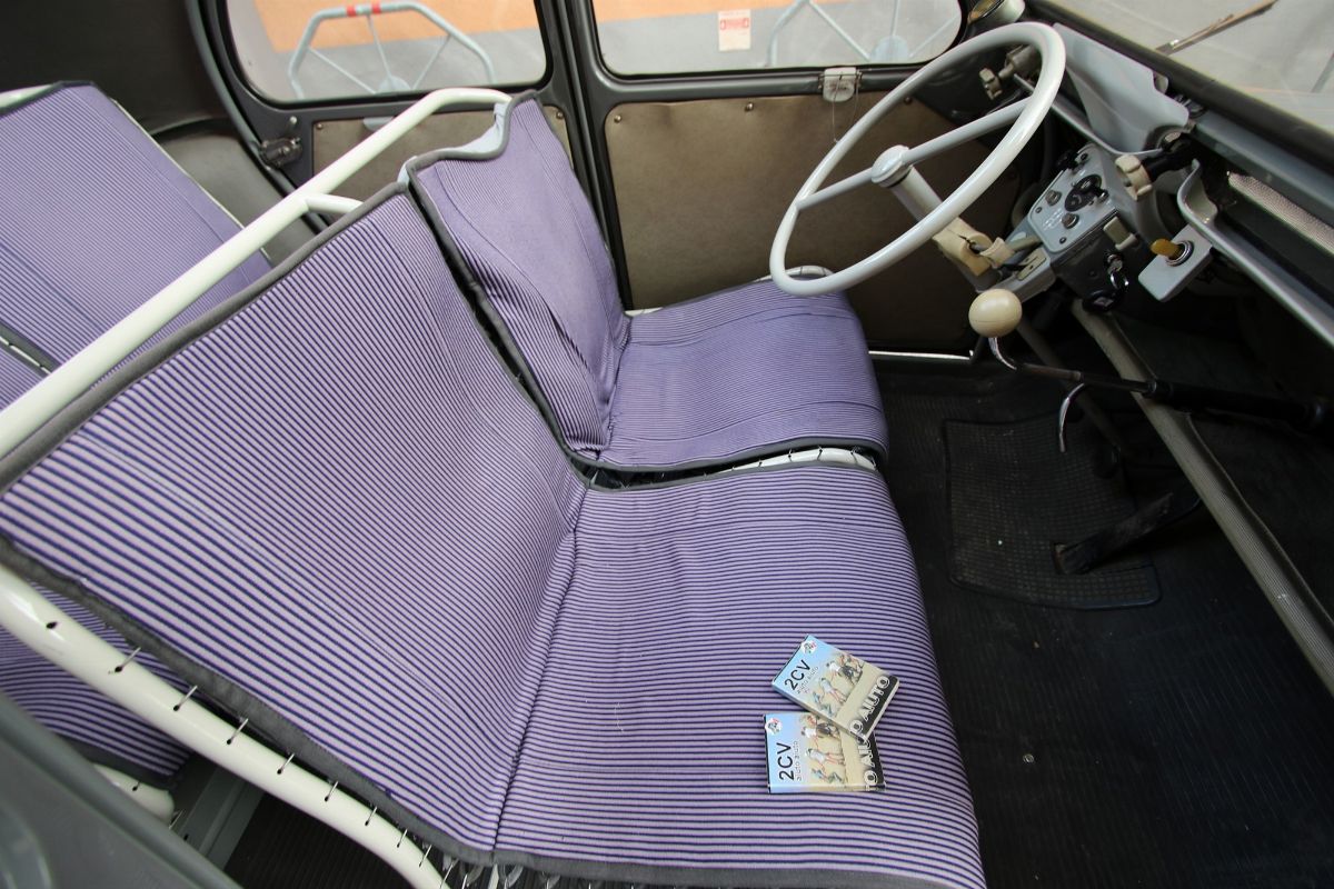 Citroën 2CV AZ (Citroën)