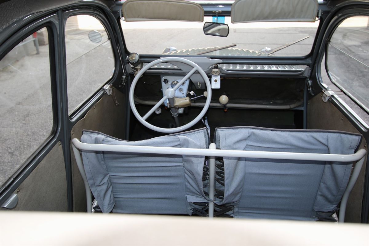 Citroën 2CV AZ (Citroën)