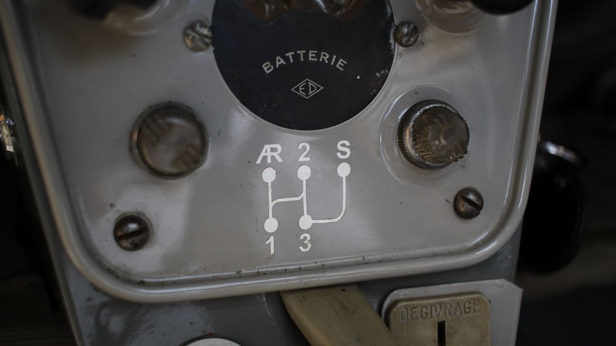 Citroën 2CV AZ (Citroën)