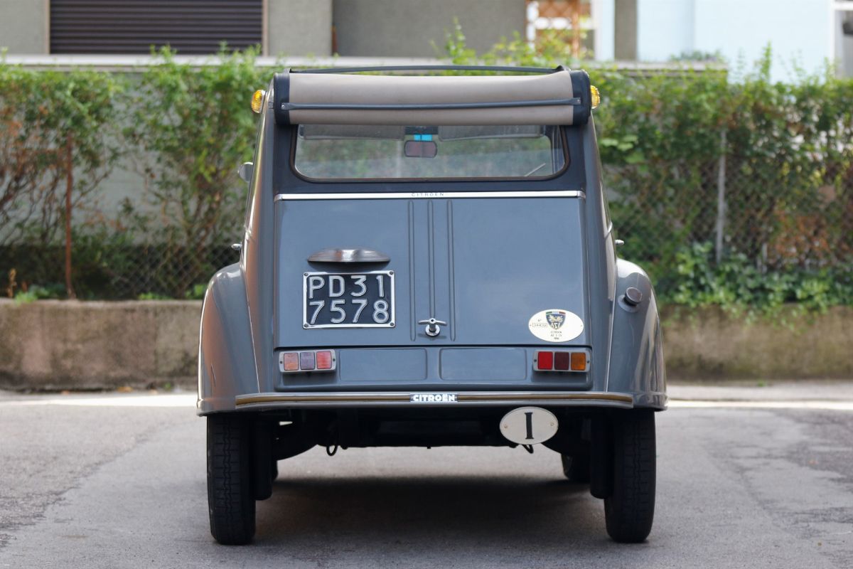 Citroën 2CV AZ (Citroën)