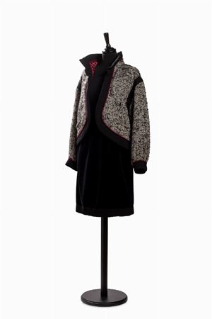 Lotto composto da giacca e gonna