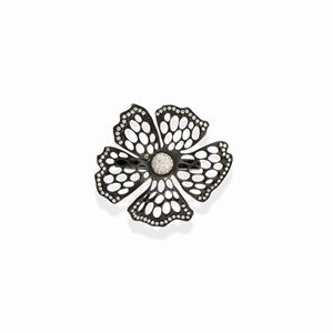 - Anello con diamanti
