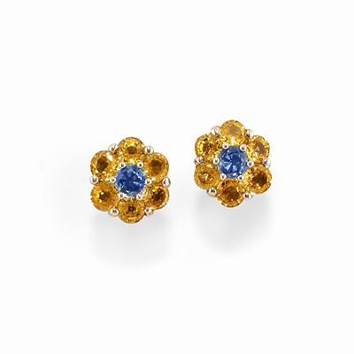 Orecchini in oro bicolore 18k con zaffiri blu e gialli
